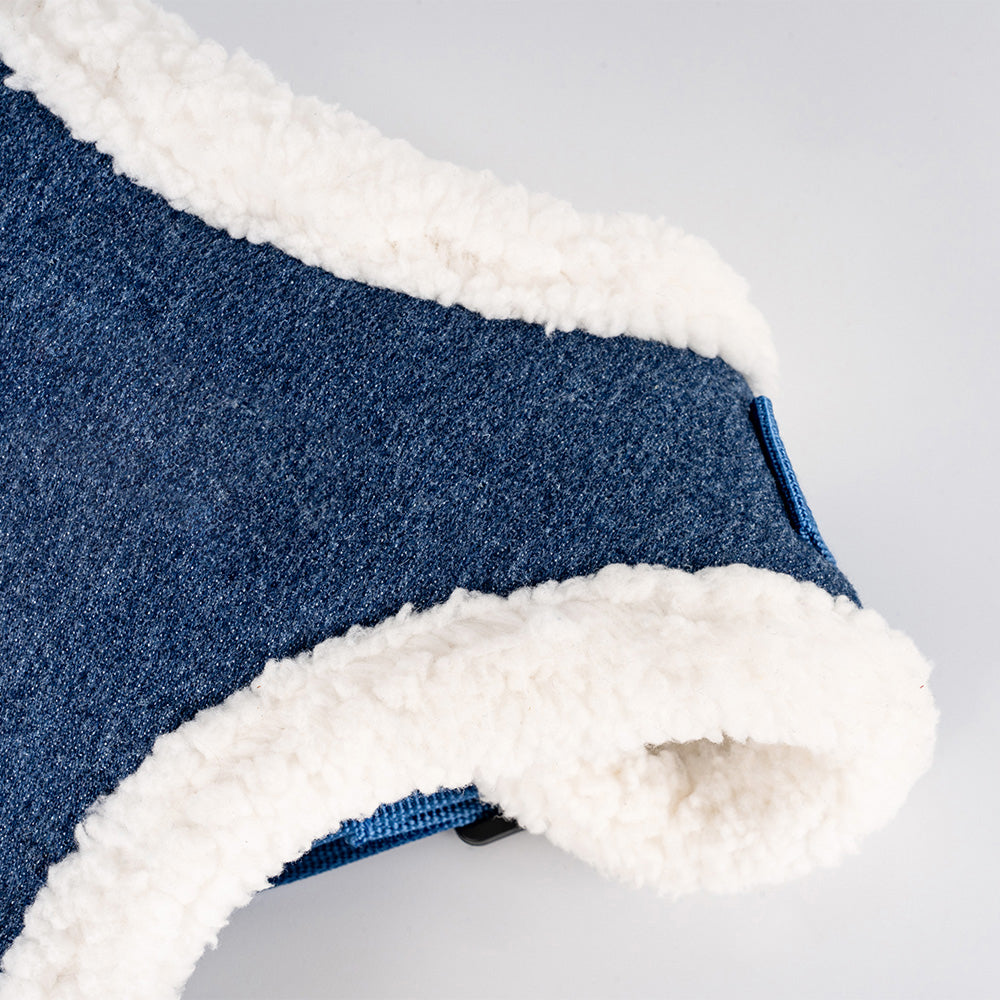 Close-up of the Pawpie City Walk Set harness showing blue outer fabric and soft fleece trim